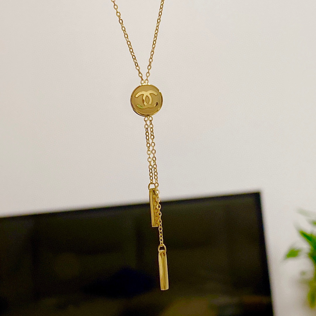 Chanel Round CC Pendant Necklace