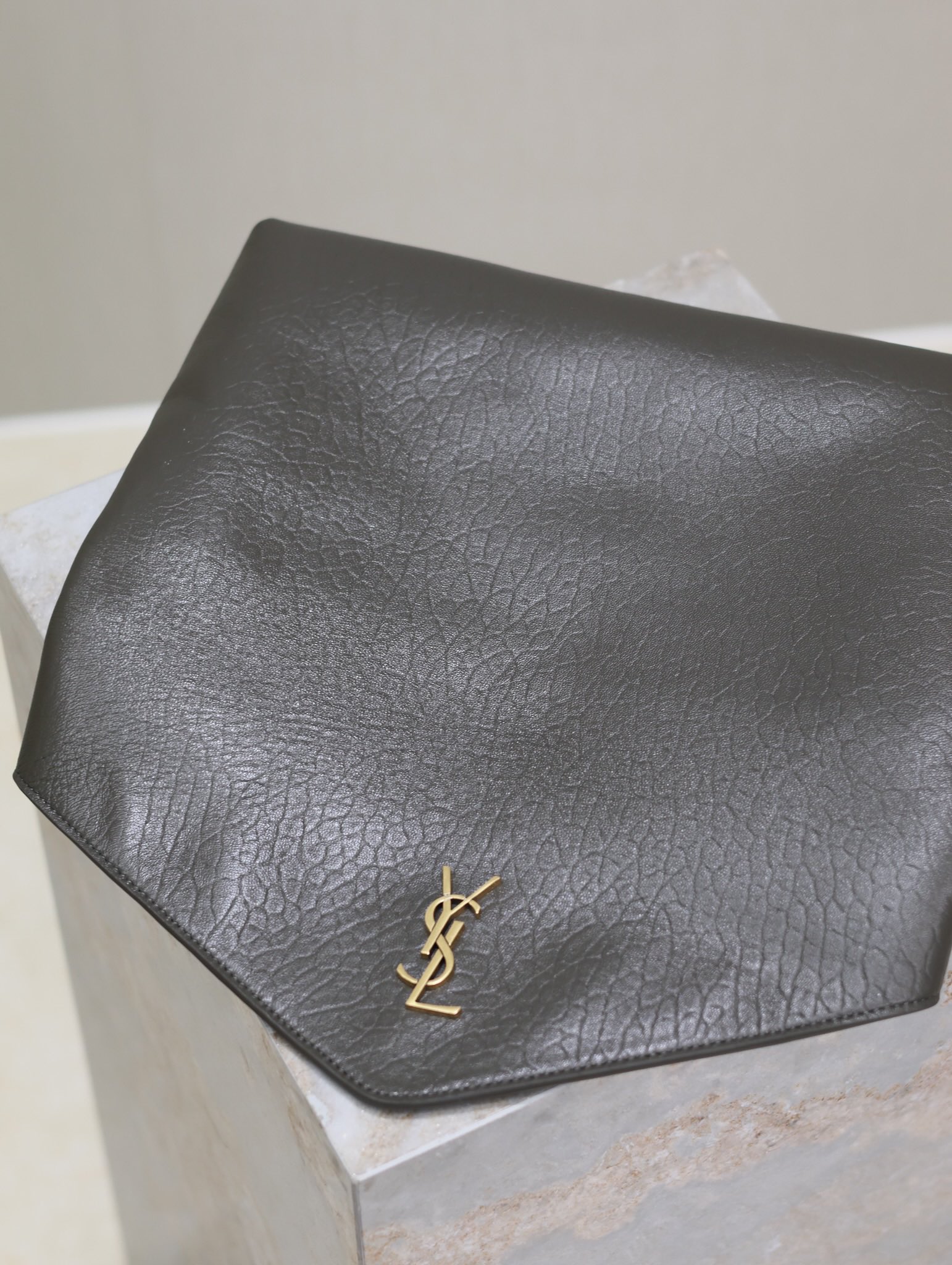 Yves Saint Laurent LE Envelope Clutch 769307