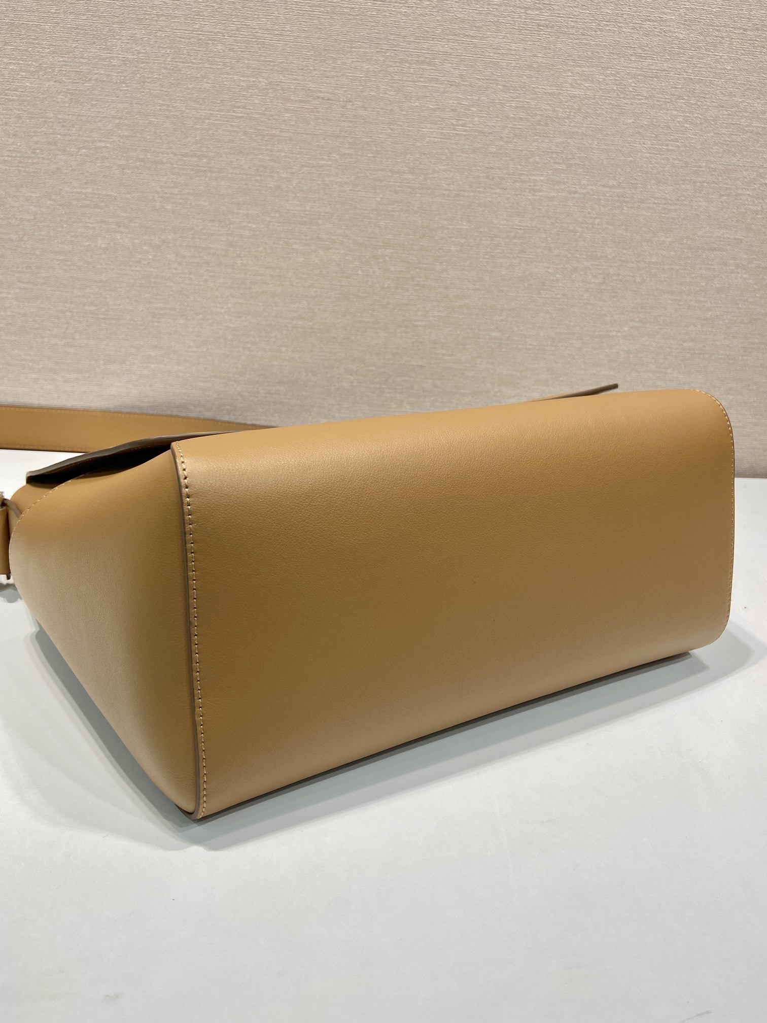 Prada New Large Messenger Bag 2VD068