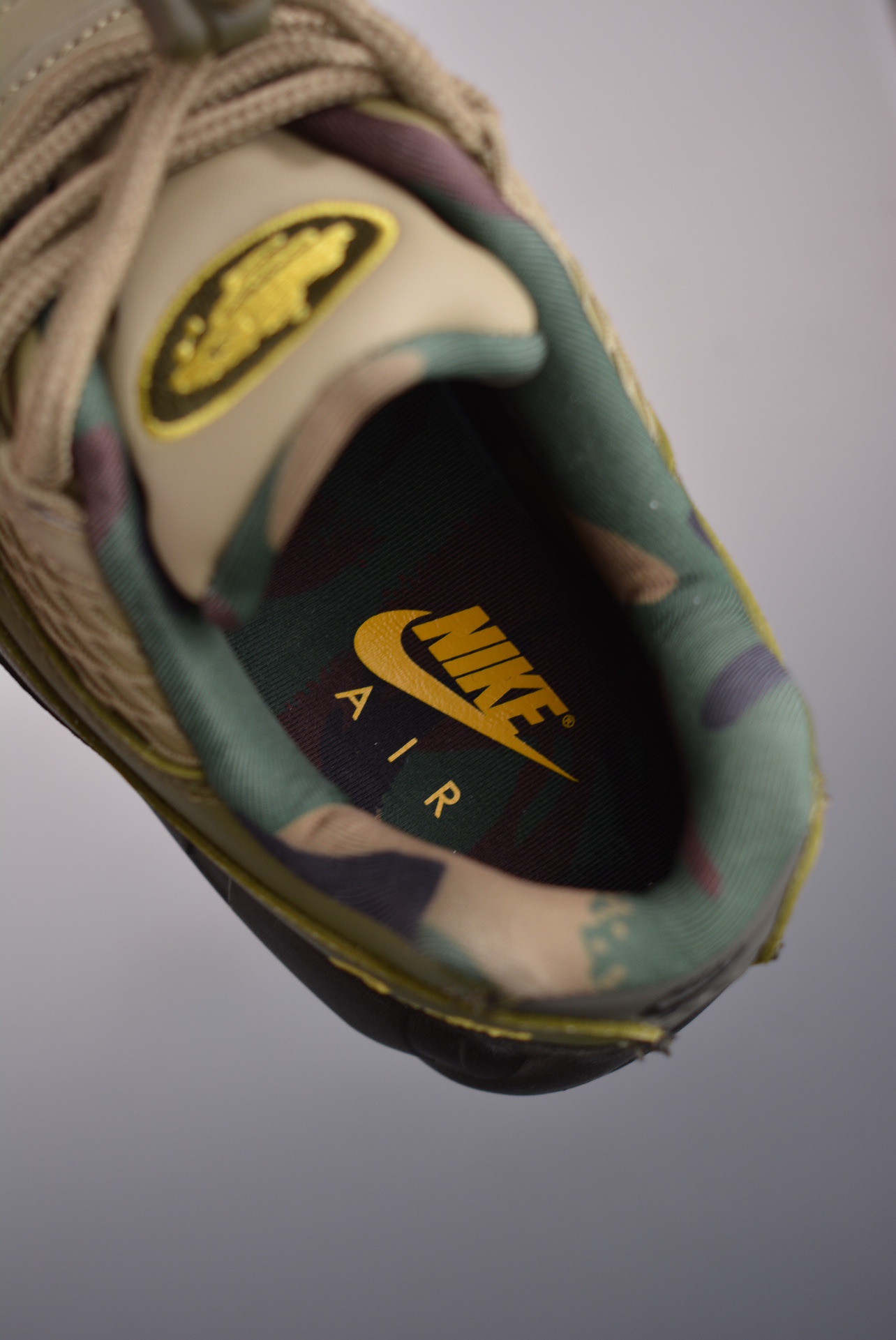 NIKE Air Max 95 air cushion running shoes military green camouflage