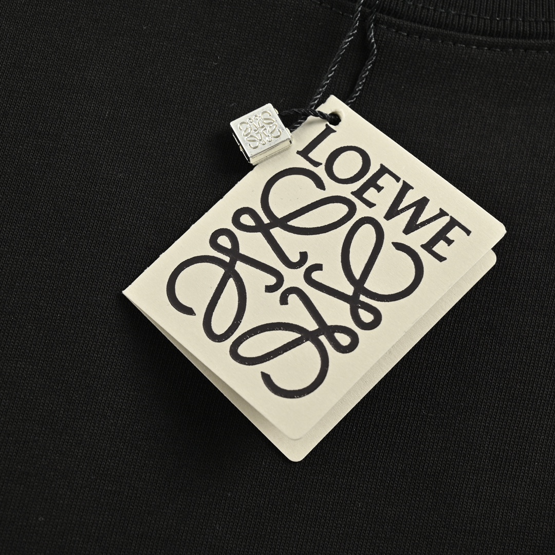 Loewe 24ss short sleeve with embroidered logo on pocket