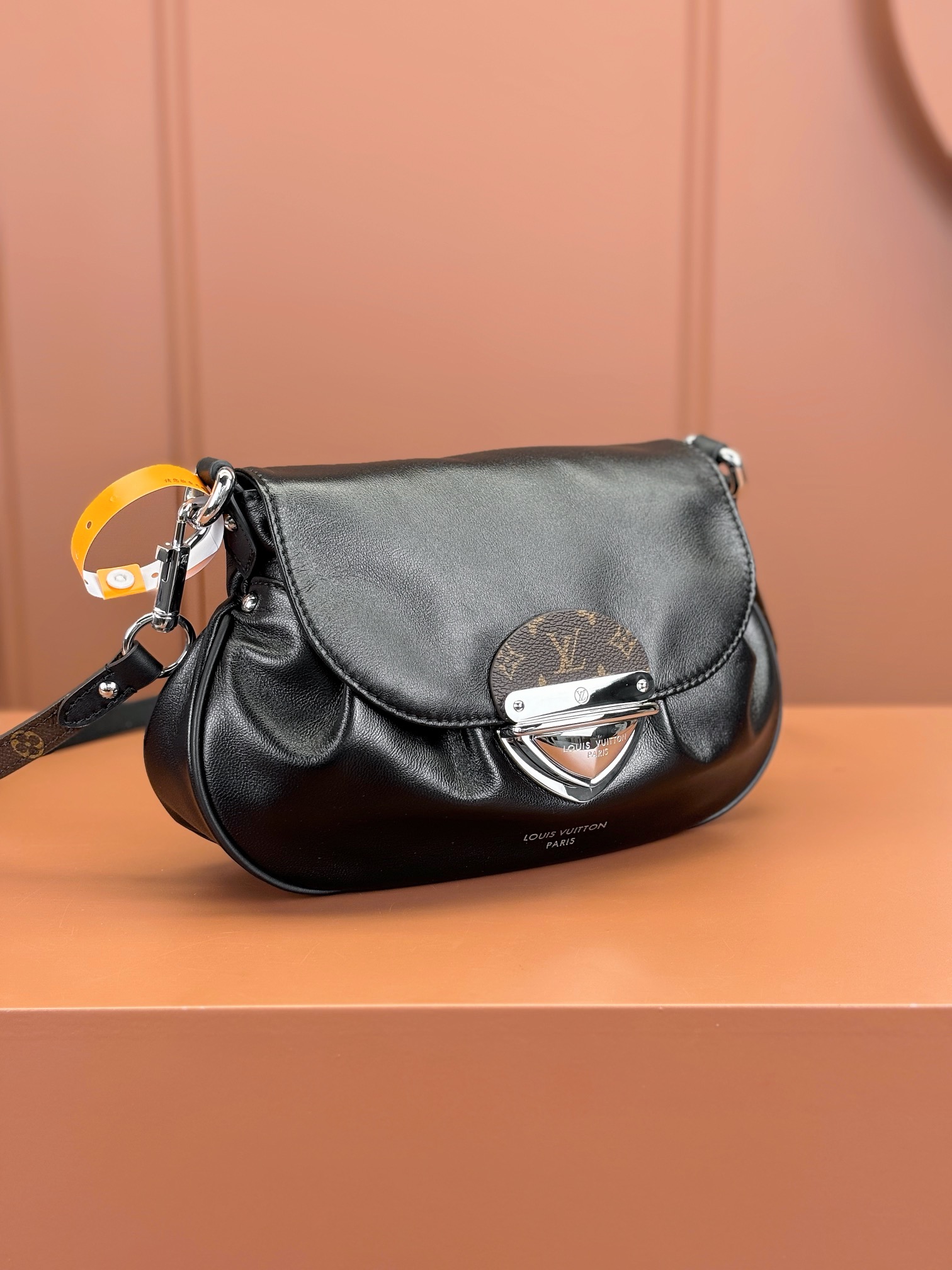 Louis Vuitton SUNSET VIBE Handbag M12192