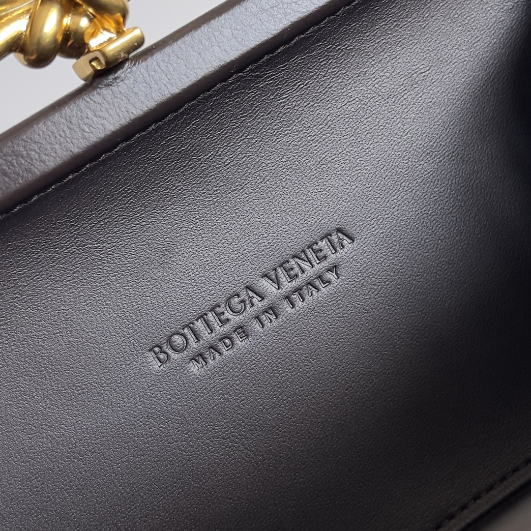 Bottega Veneta Knot woven evening bag 717622