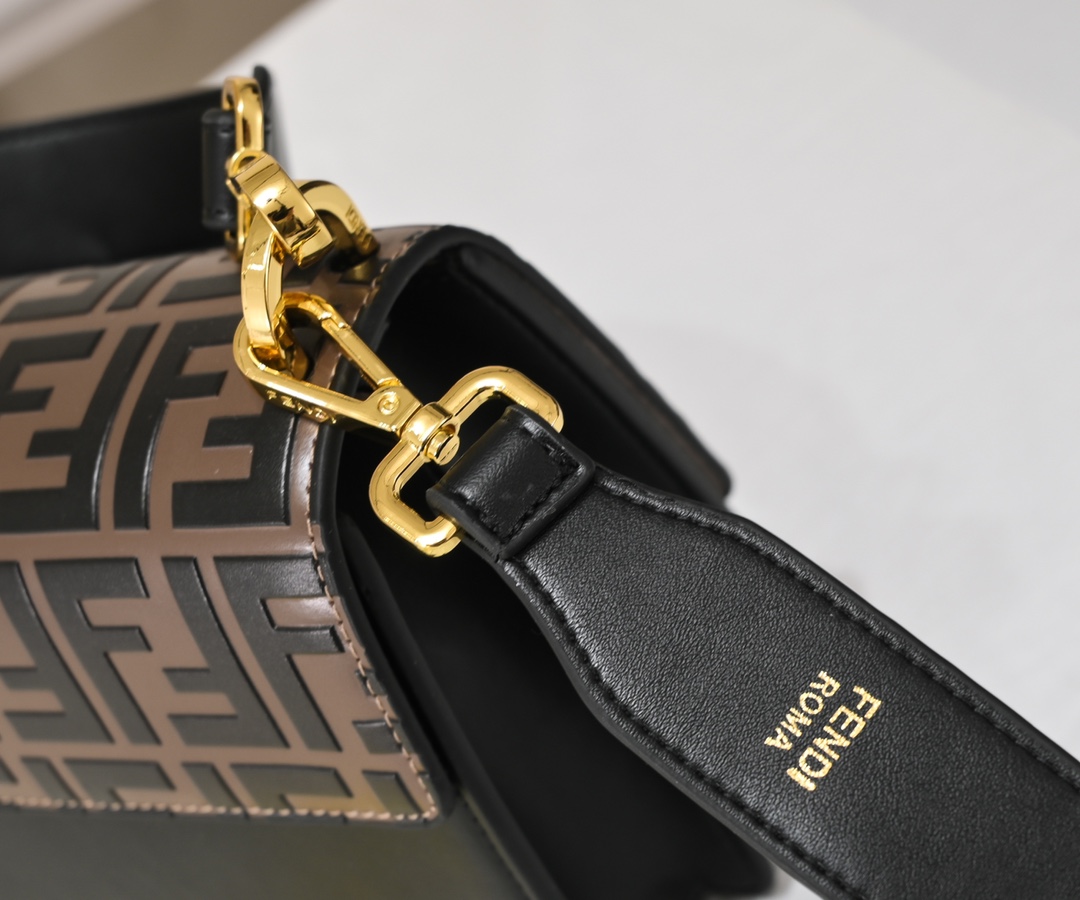 FENDI Printed Large Cover Bag 5577