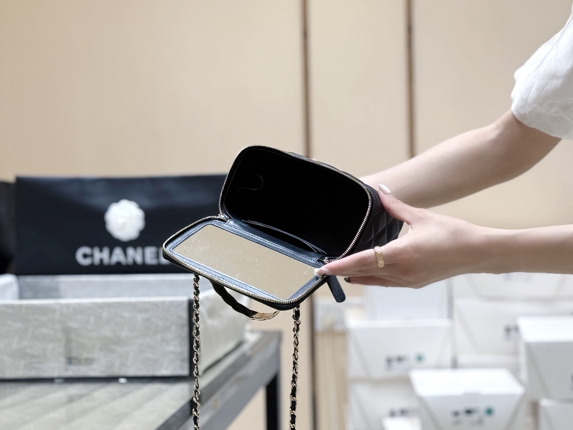 Chanel 25S Spring/Summer Series coco crush handle long box AP4590 00108