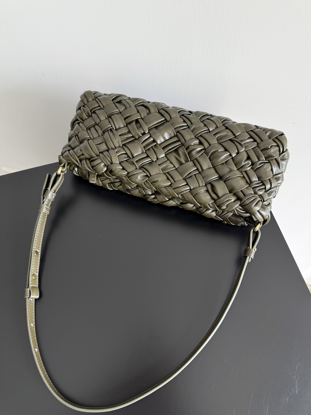 Bottega Veneta Kalimero cha cha woven handbag 785780