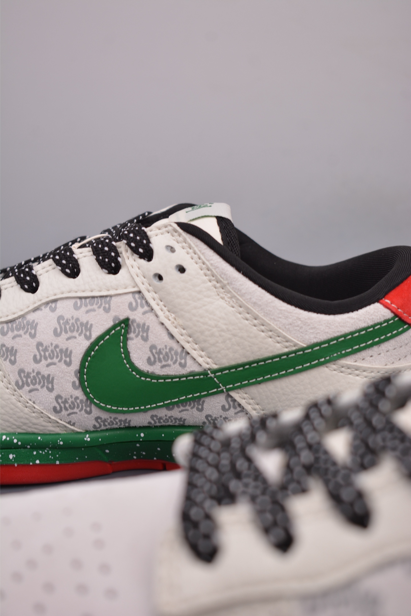Stussy x Nike By You SB Dunk Low Retro SP Sneakers White Red Green SC9207-406