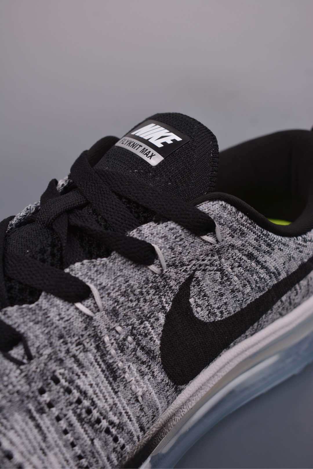Nike Flyknit Air Max Oreo 620469-102