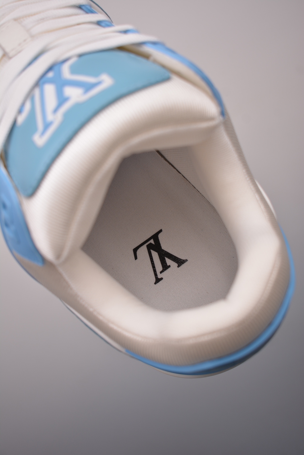 Louis Vuitton Trainer Sneaker Low Blue and White Embossed 1AA6X3
