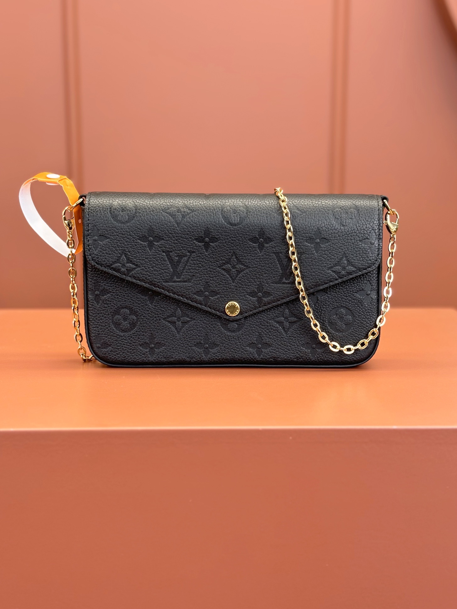 Louis Vuitton POCHETTE FÉLICIE Chain Bag M82477