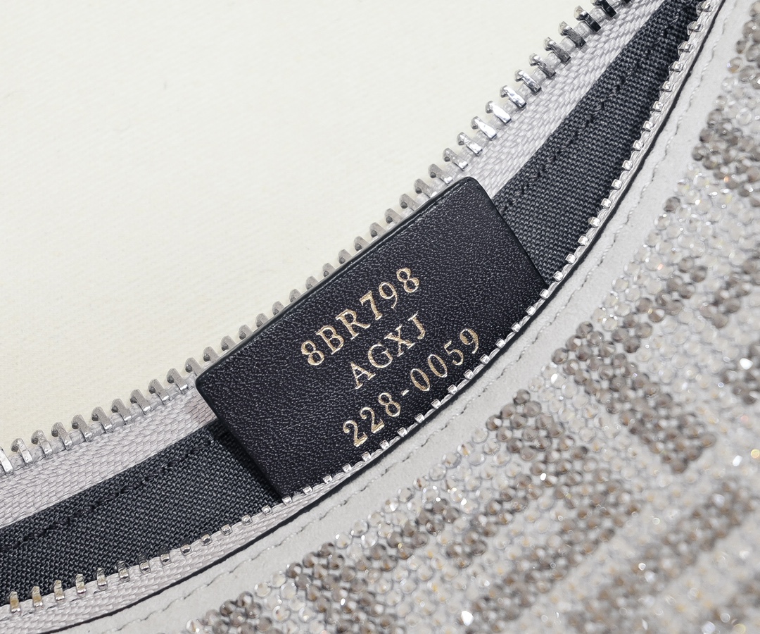 FENDI praphy underarm bag 1009