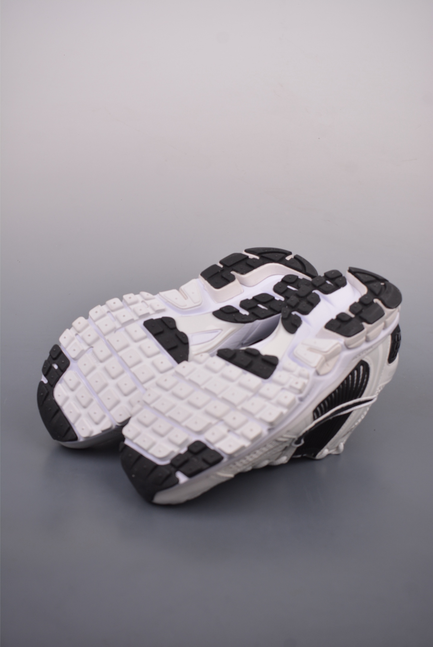Nike Zoom Vomero 5 White and Black FB9149-101
