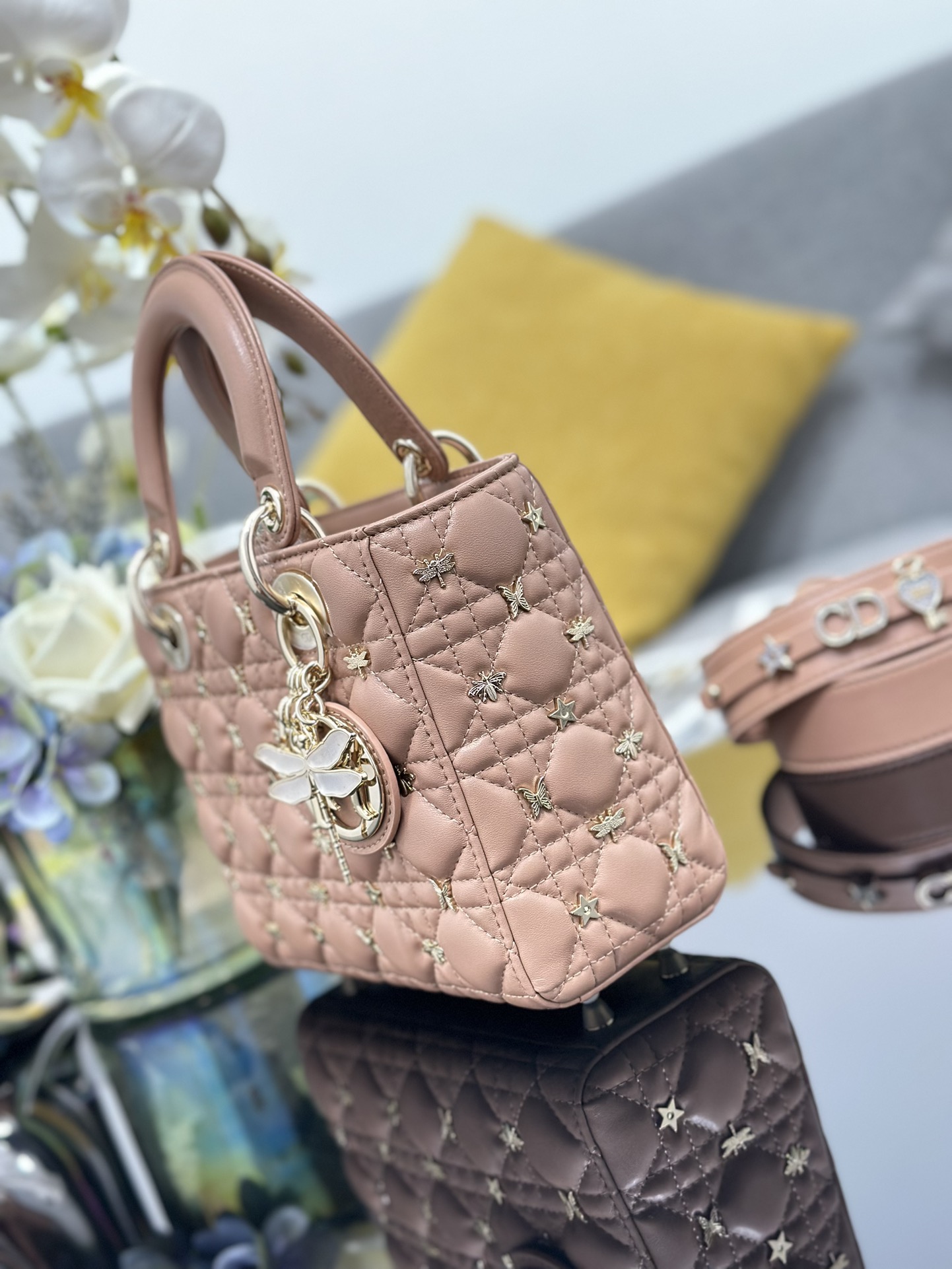 Dior Lady Dior My Four-grid Dragonfly Stud Pink Lady Dior Bag M0538