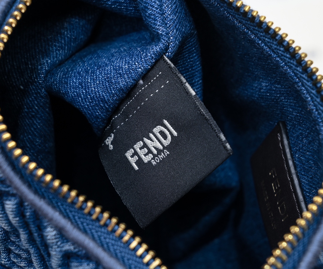 FENDI praphy underarm bag 1009