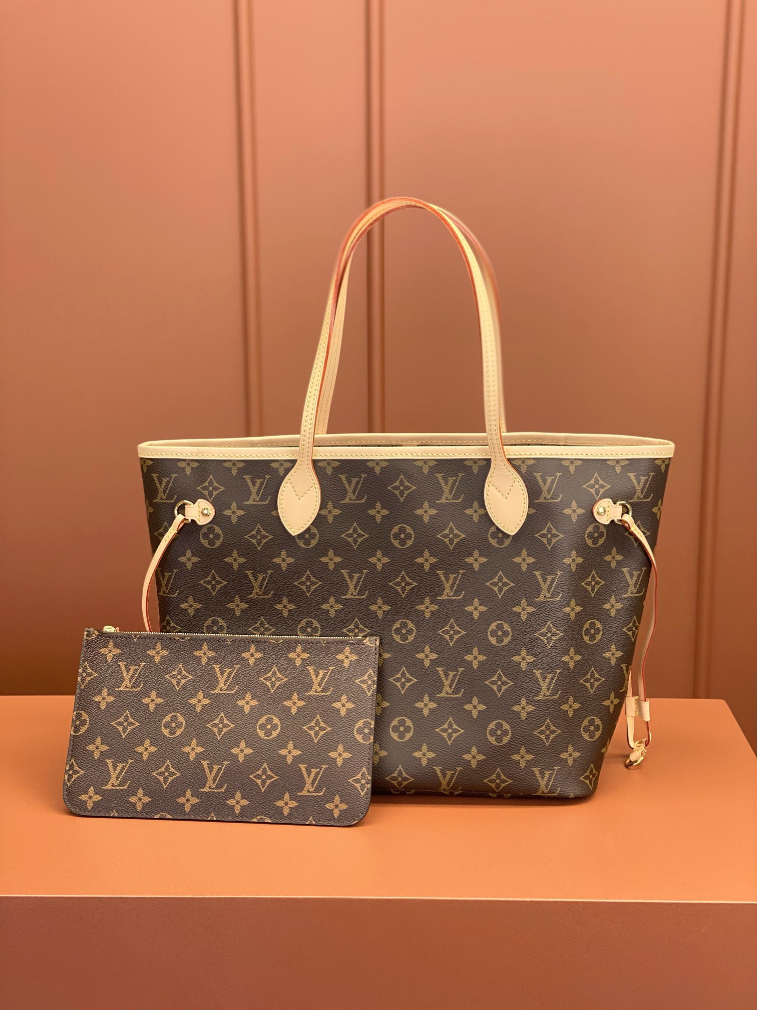 Louis Vuitton NEVERFULL Medium Handbag M40995