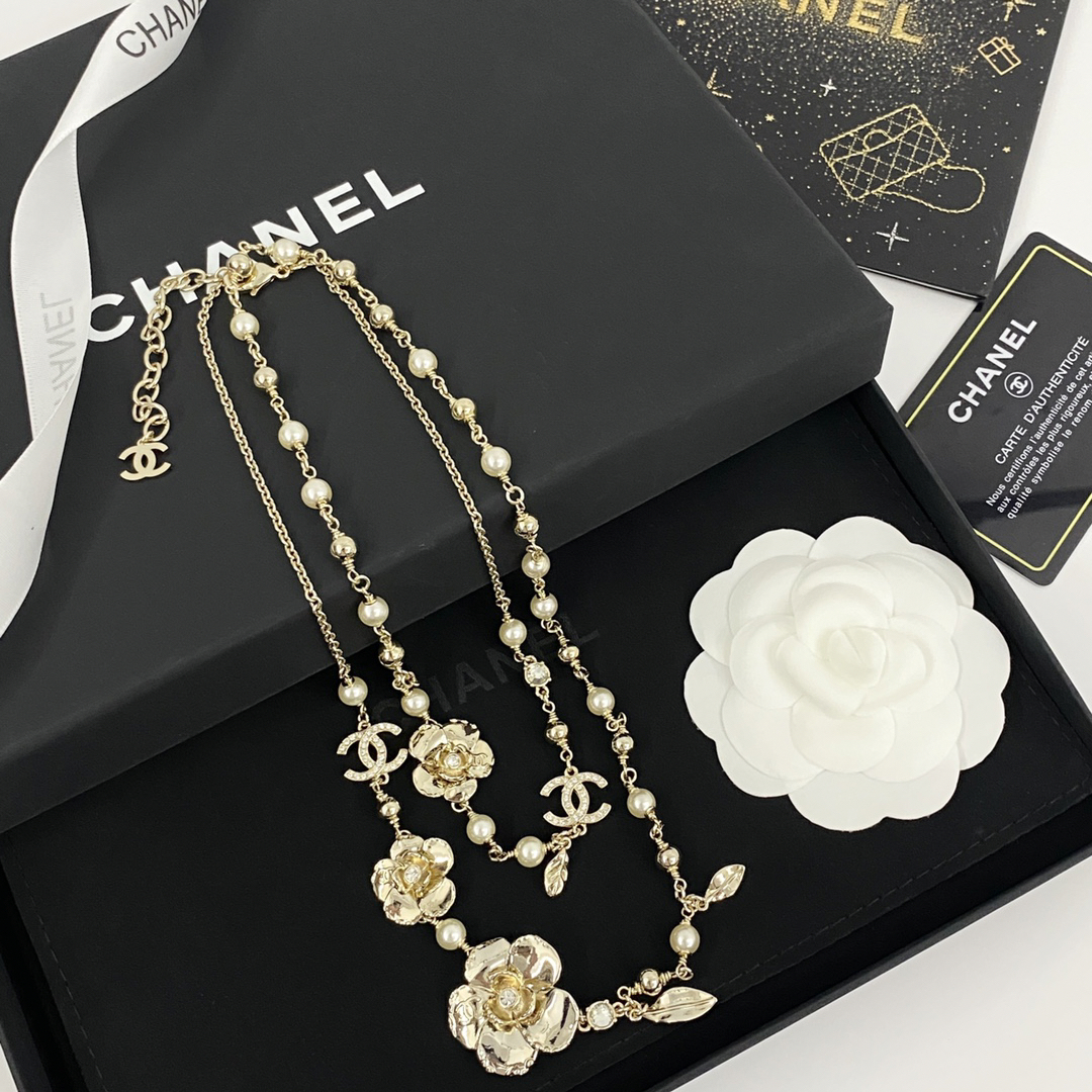 CHAN 24 Camellia Double C Pearl Necklace