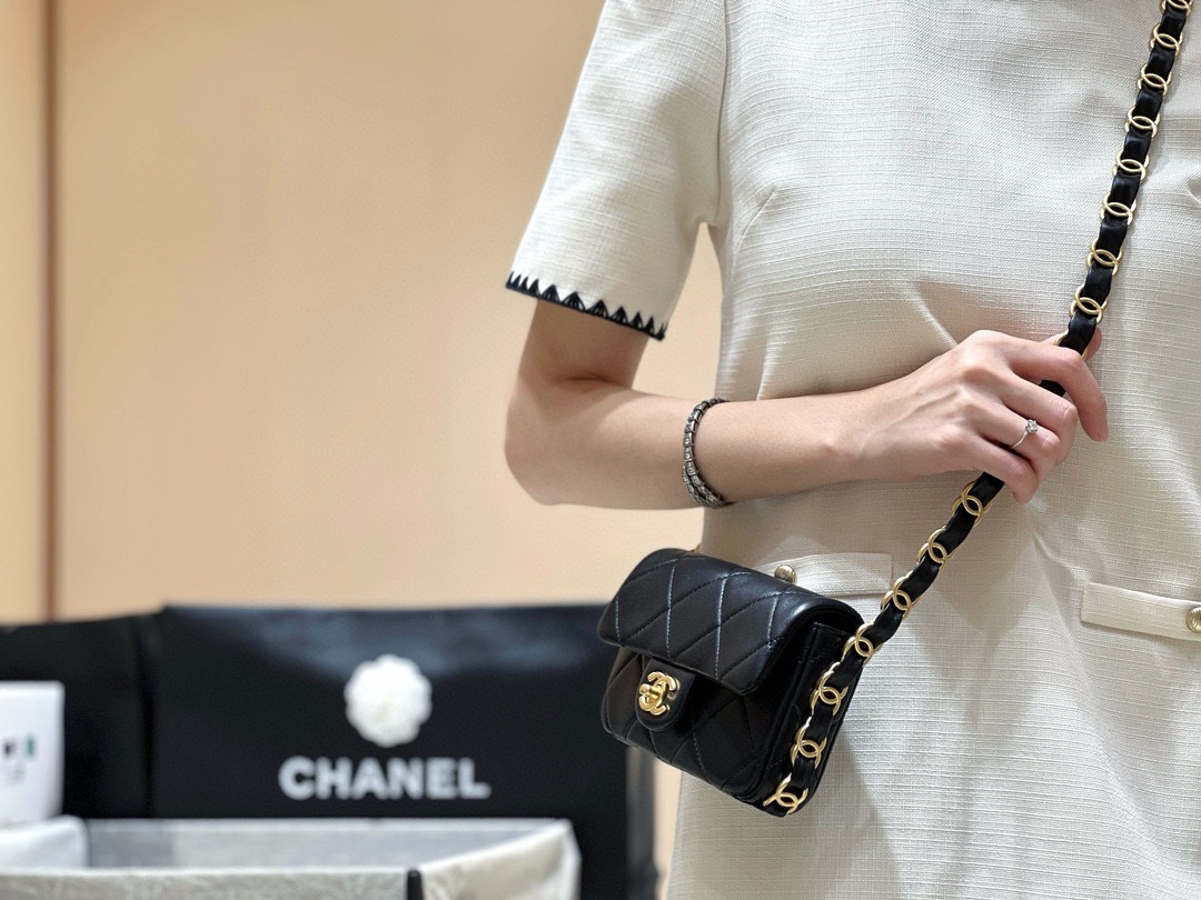 Chanel 24K Autumn and Winter Series Thick Chain Underarm Bag AS5175