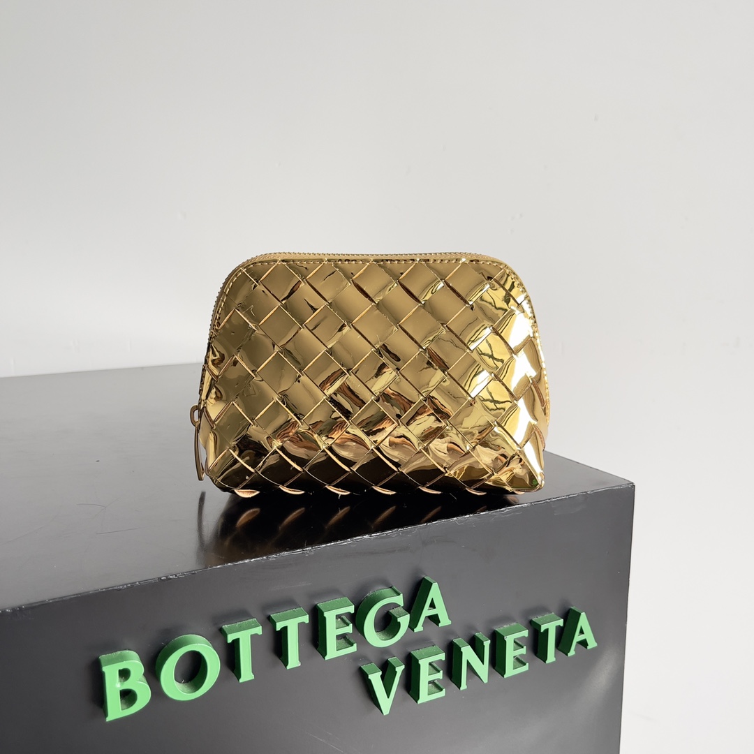 Bottega Veneta Women's Braided Cosmetic Bag 764044
