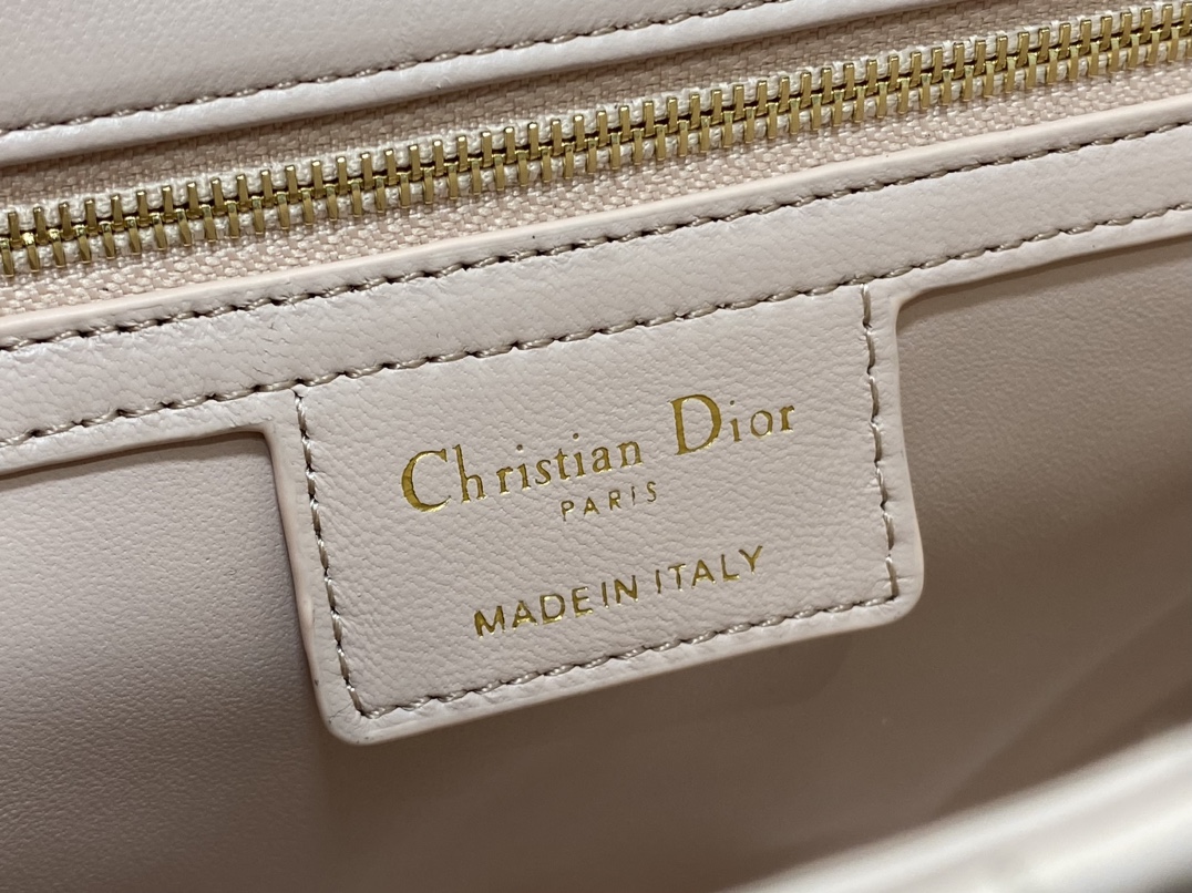 Dior Caro Diamond Chubby Bag Medium
