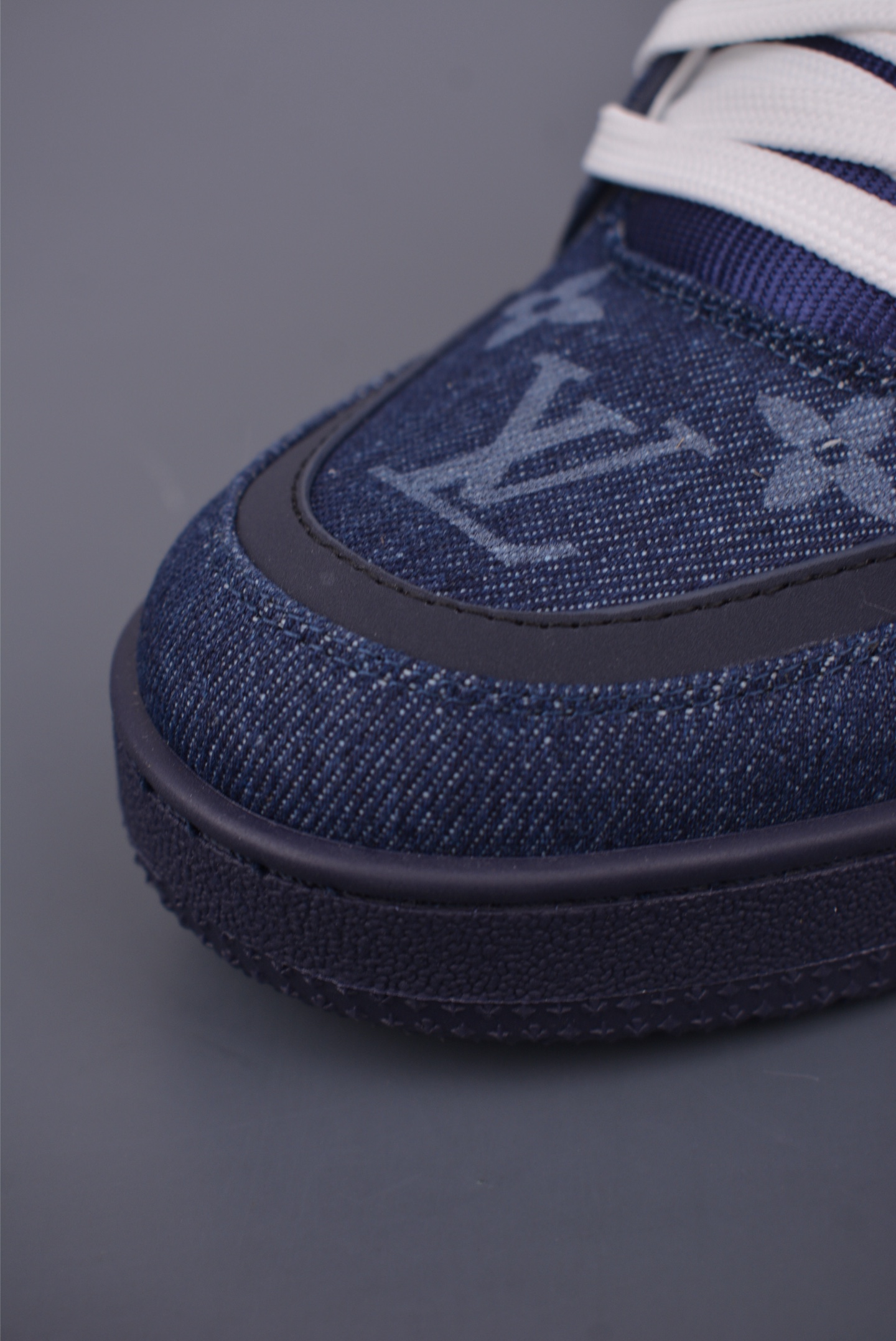 Louis Vuitton Trainer Sneaker Low 