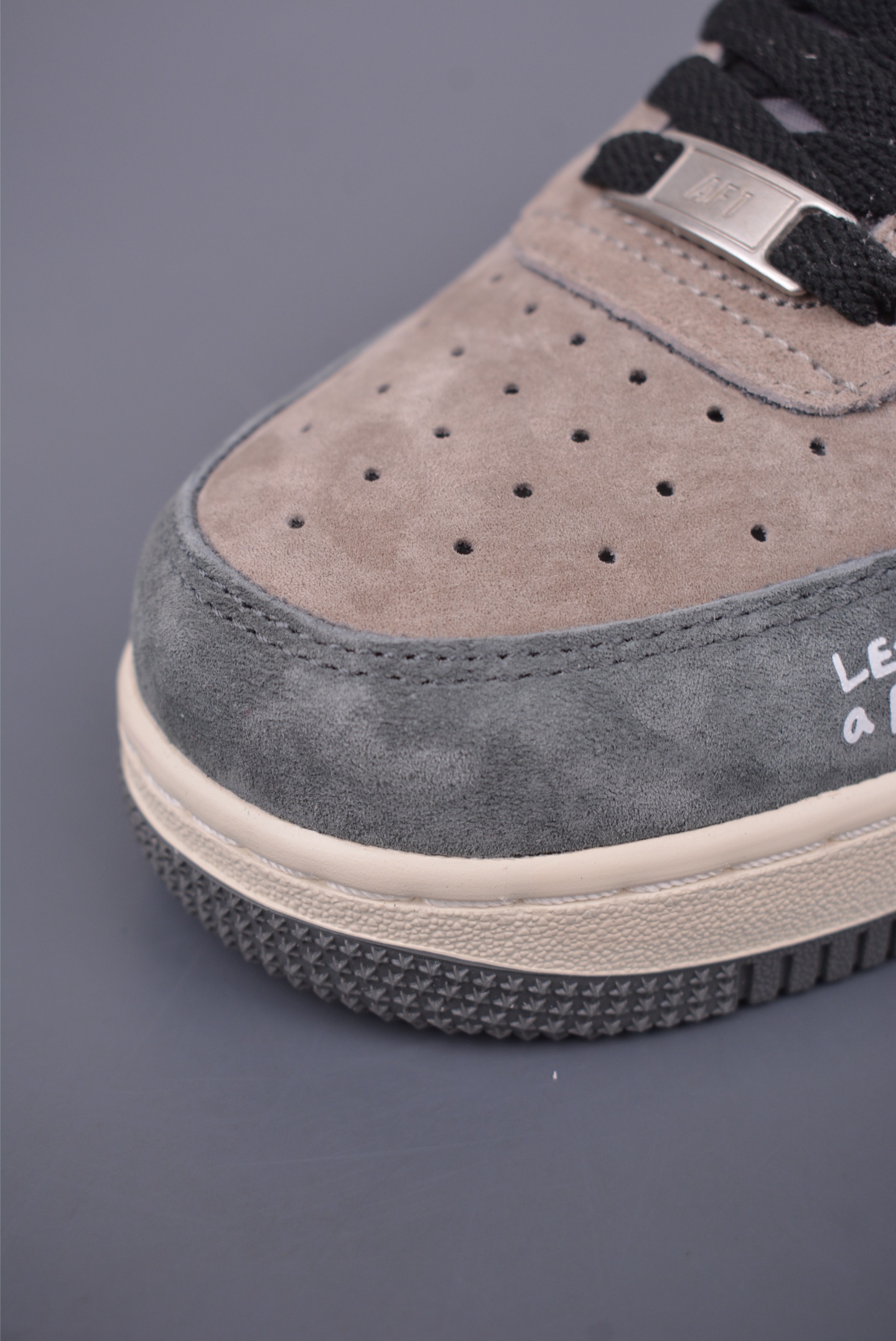 Nike Air Force 1 Low 