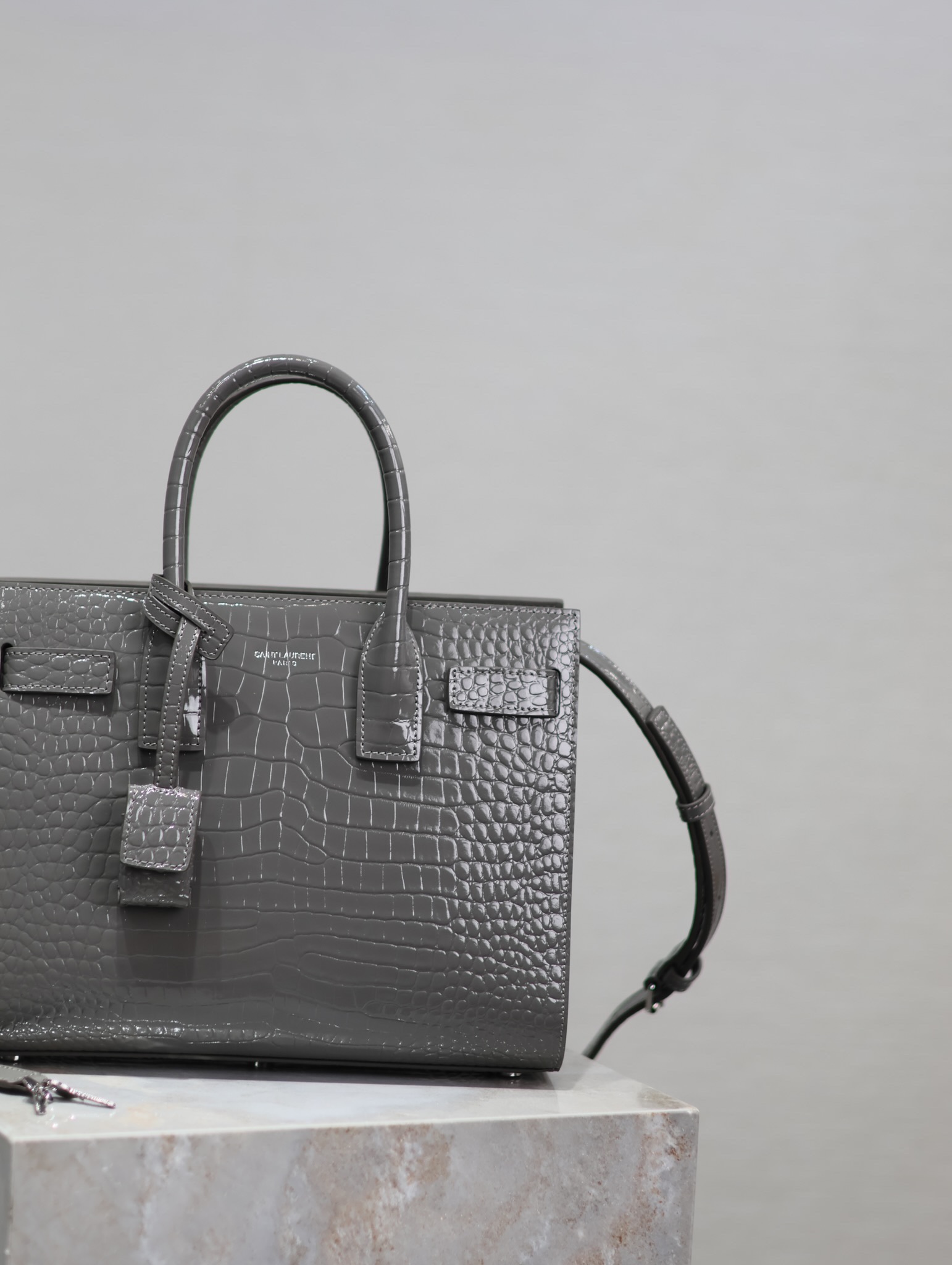 Yves Saint Laurent sac de jour accordion bag 421863