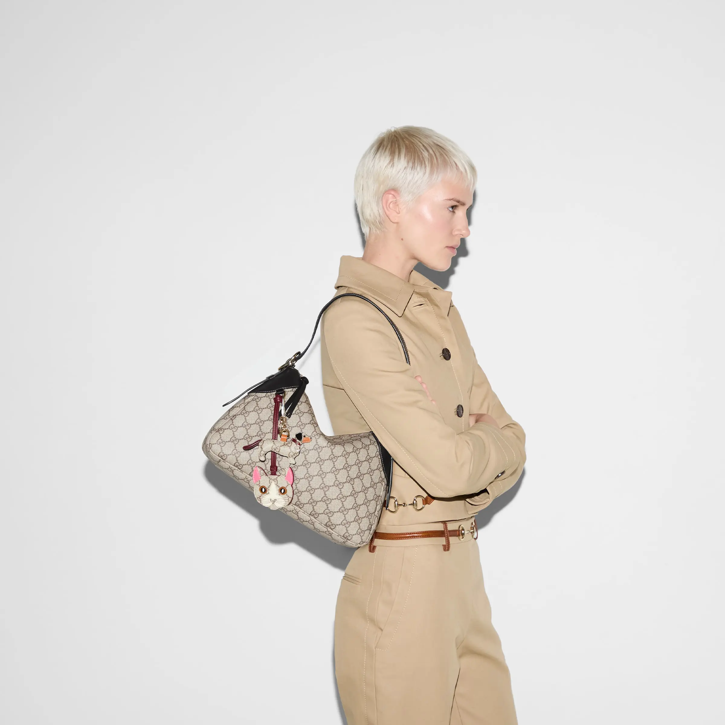 Gucci GG Emblem Medium Shoulder Bag815216 FAD6L 9741