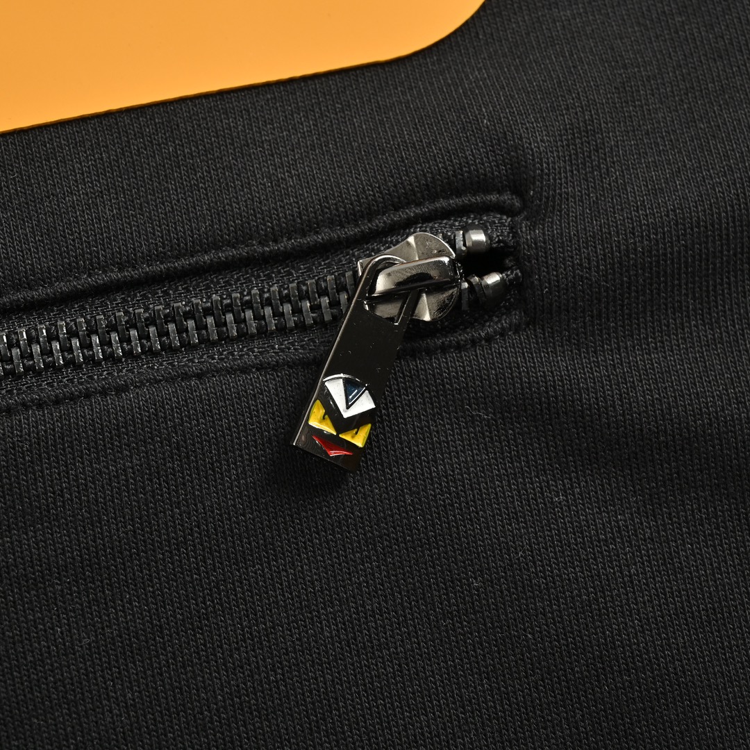 Fendi 24Fw Little Monster Rubber Eyes Zipper Crew Neck Sweatshirt