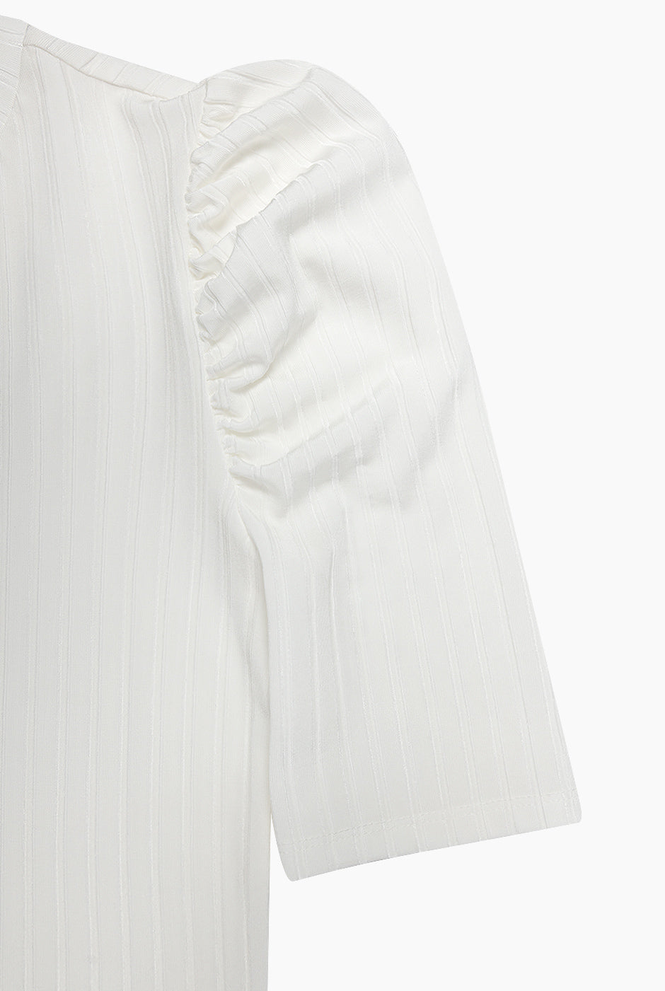 Blusa blanca de hombro abullonado