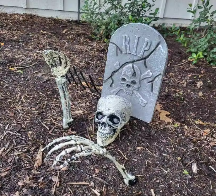 💀Halloween Skeleton Arms Stakes And Skeleton head Led Decorations-Adjusted Wrist,Waterproof ,LED with 8 Lighting Modes