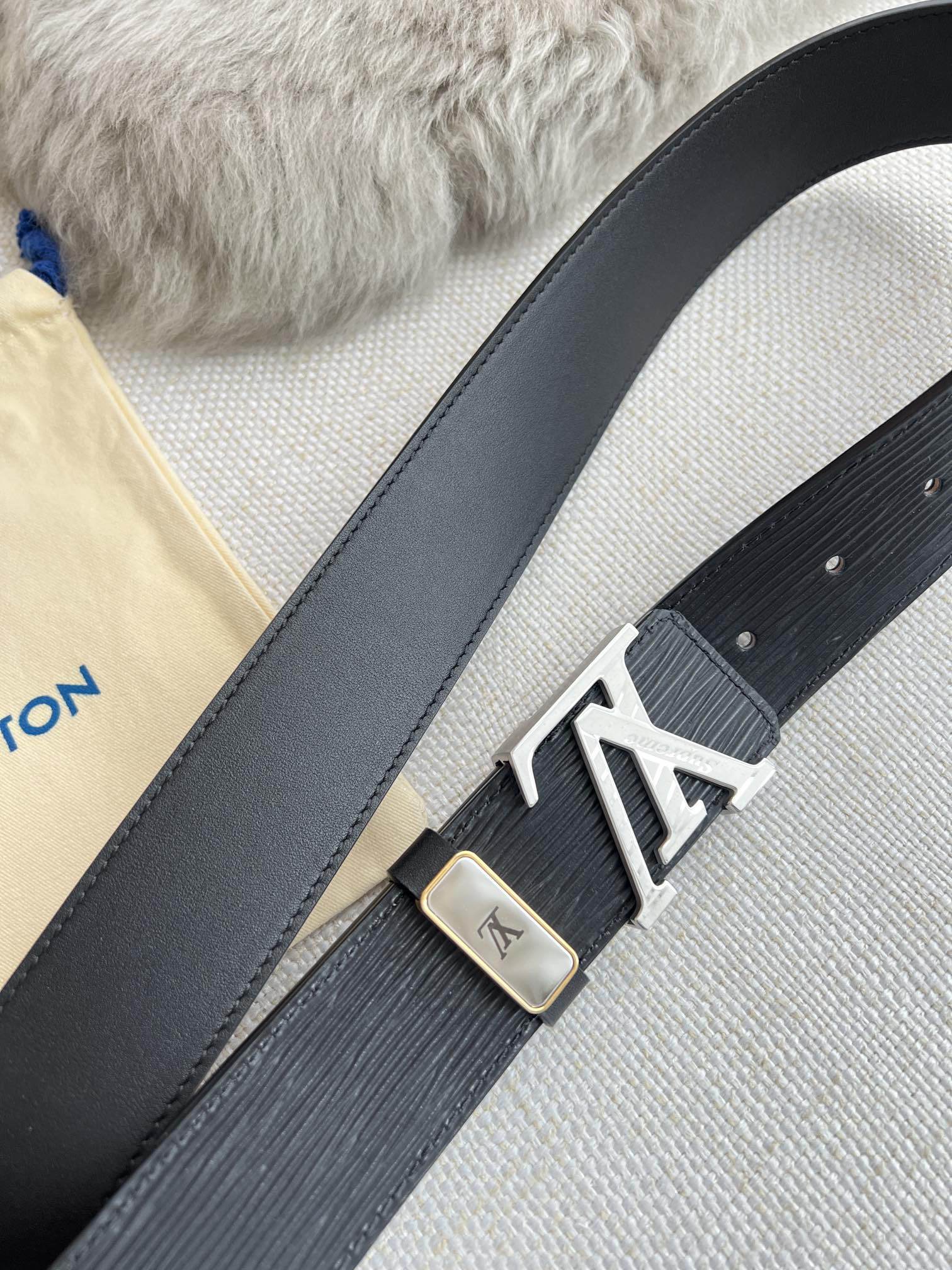Louis Vuitton ripple leather belt, 3.8cm wide