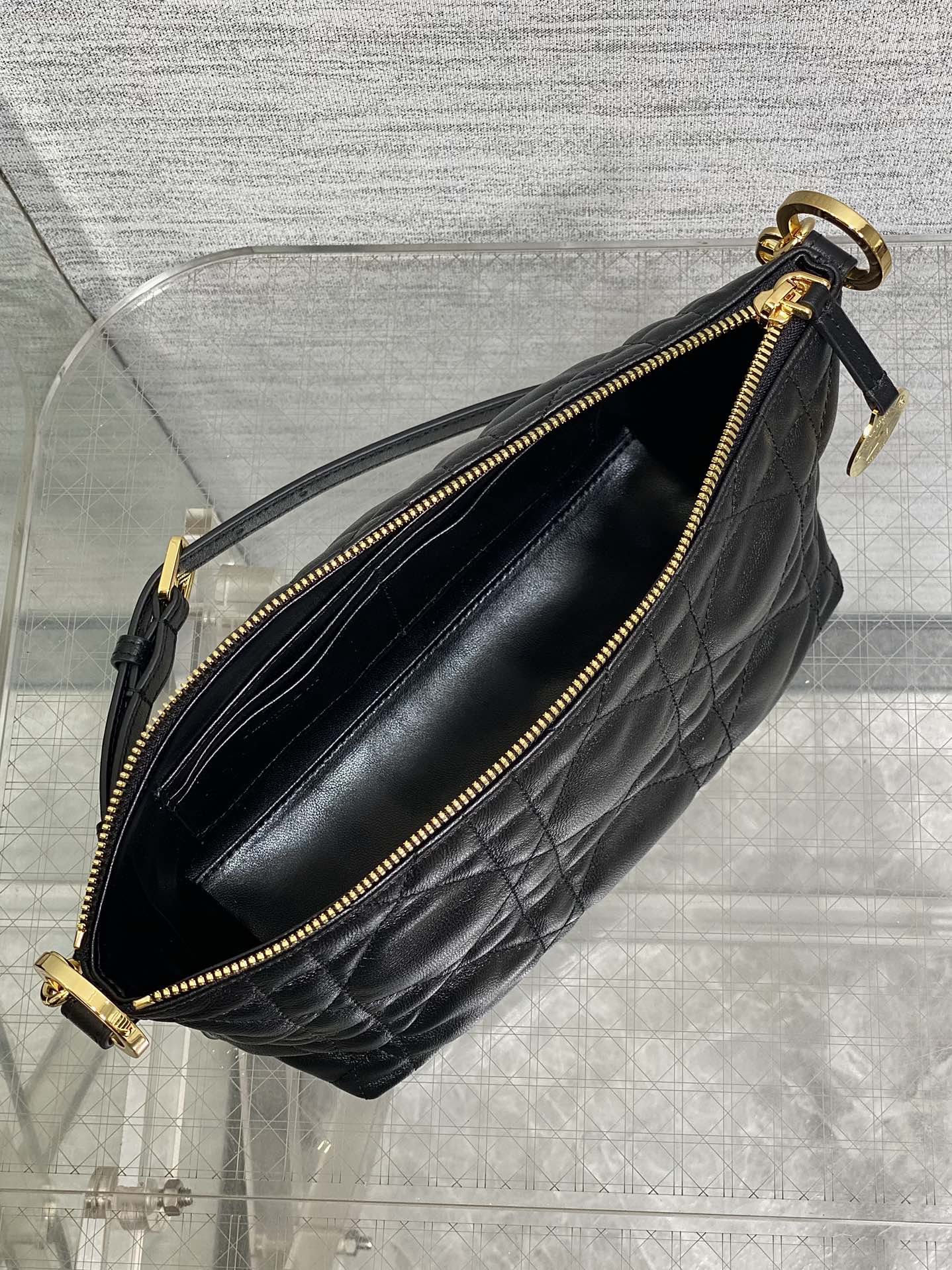 Dior Hobo star chain bag