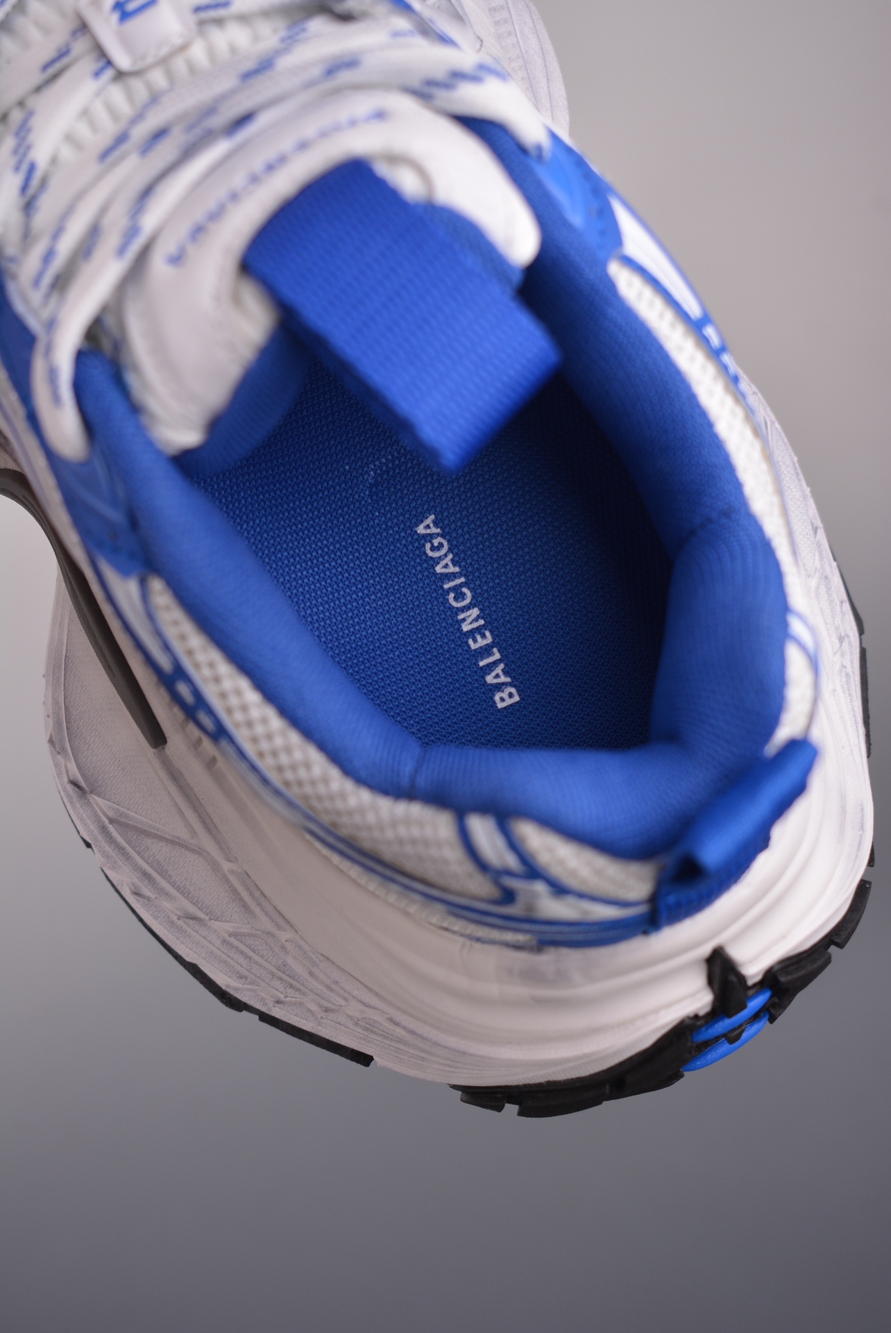 BALENCIAGA Cargo Sneaker 10XL blue and white distressed