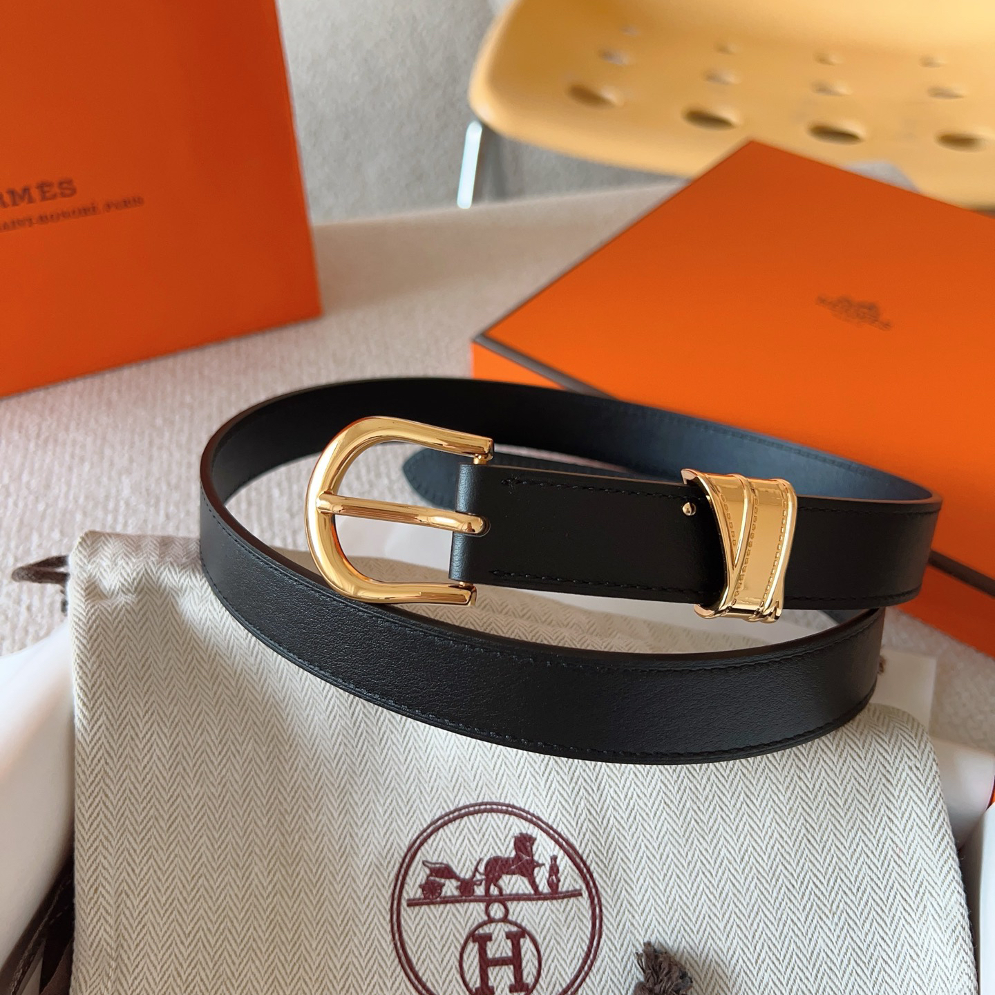 Hermès Women's Calfskin Double-Sided Pin Buckle Belt 2.4cm Width