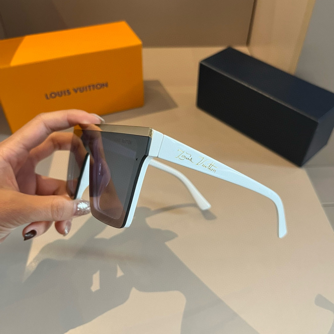 Louis Vuitton square-frame sunglasses