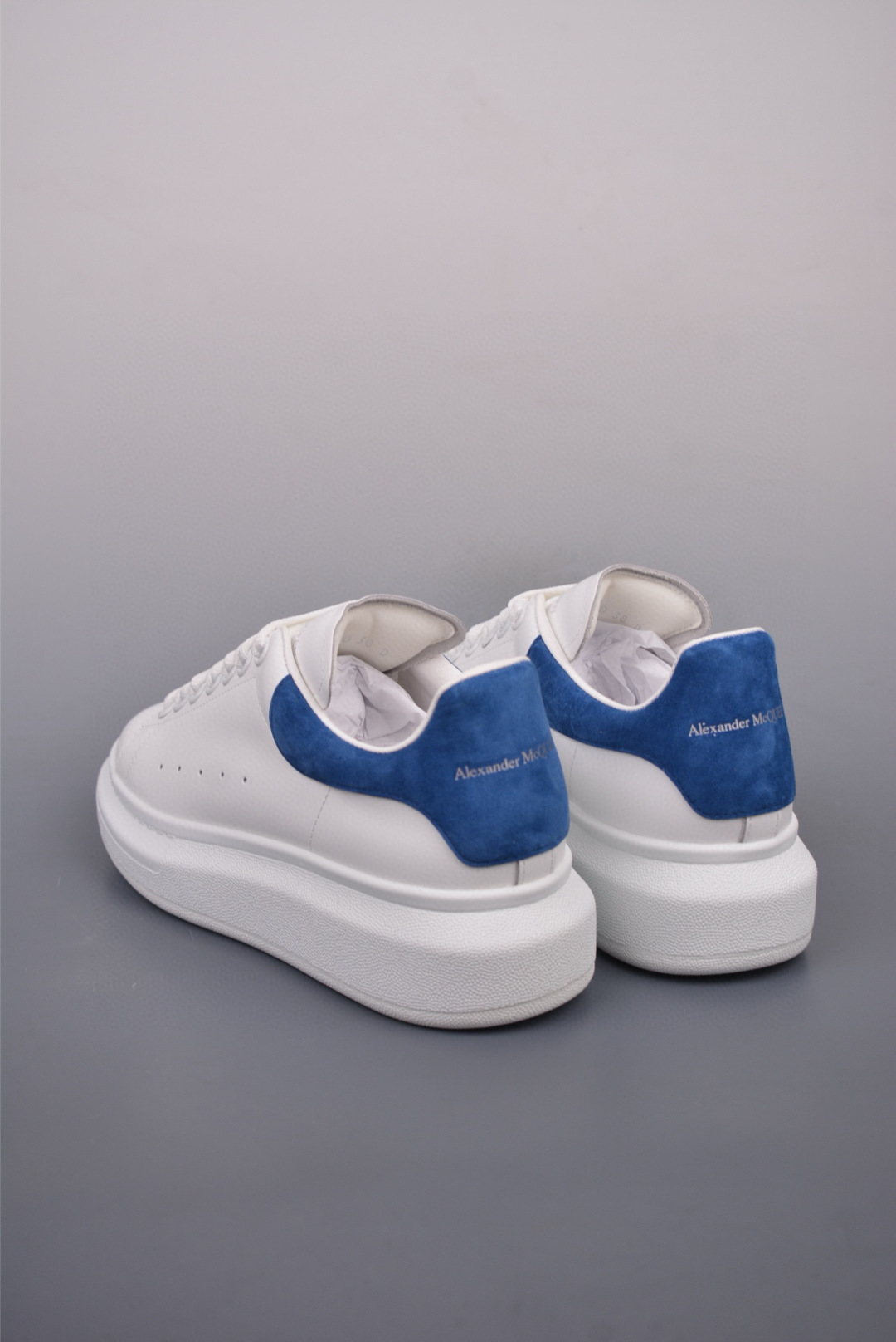 Alexander McQueen Oversized Sneakers Blue Tail 462214 WHGP7 9387