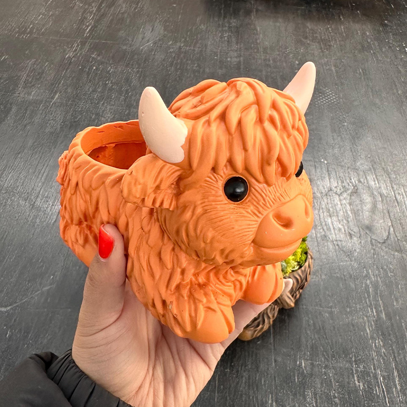 Cute Highland Cow Succulent Planter