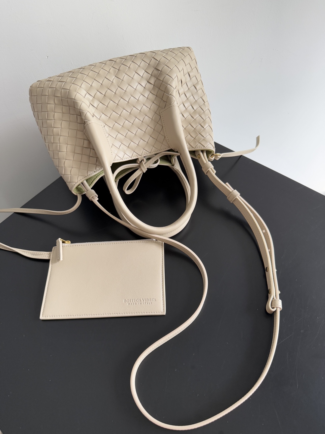 BOTTEGA VENETA 2025 PINACOTECA Small Bag 819004
