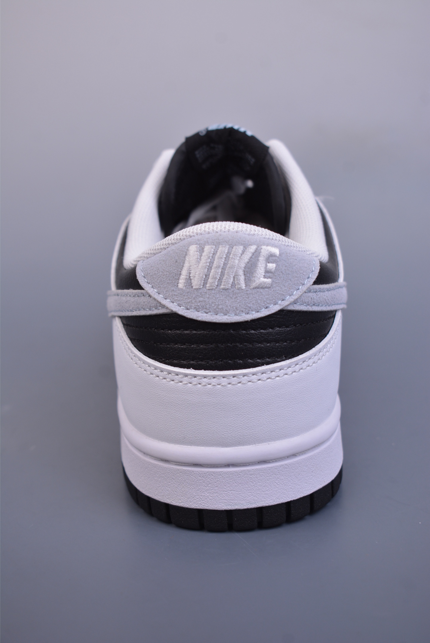 Nike SB Dunk Low sneakers white and black panda IB 4320-141