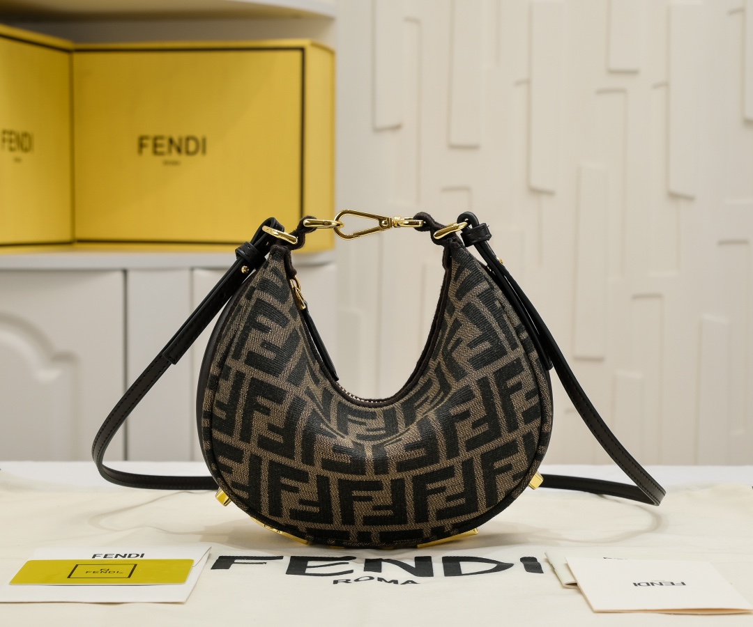 FENDI praphy underarm bag 1009