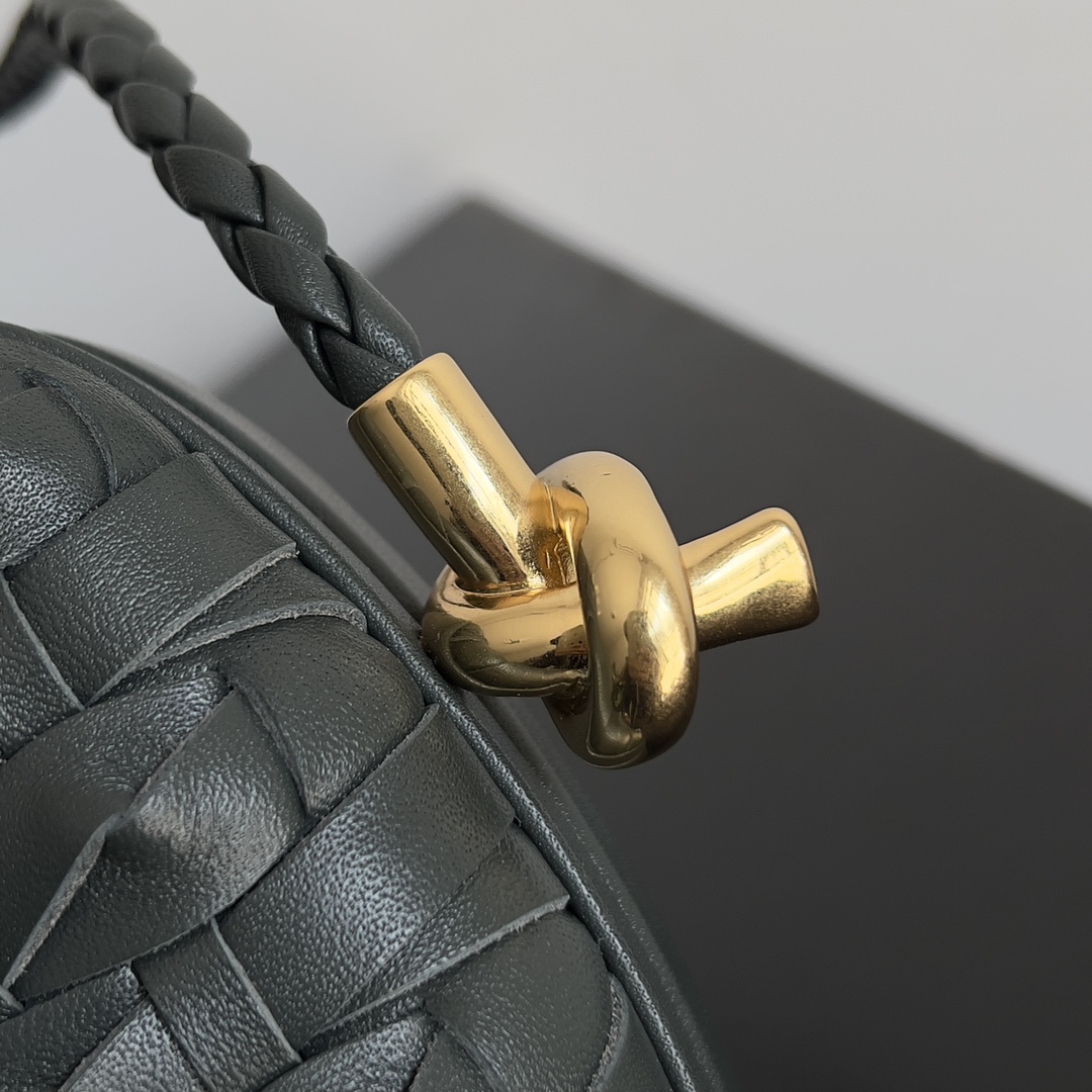 Bottega Veneta Knot woven evening bag 717623
