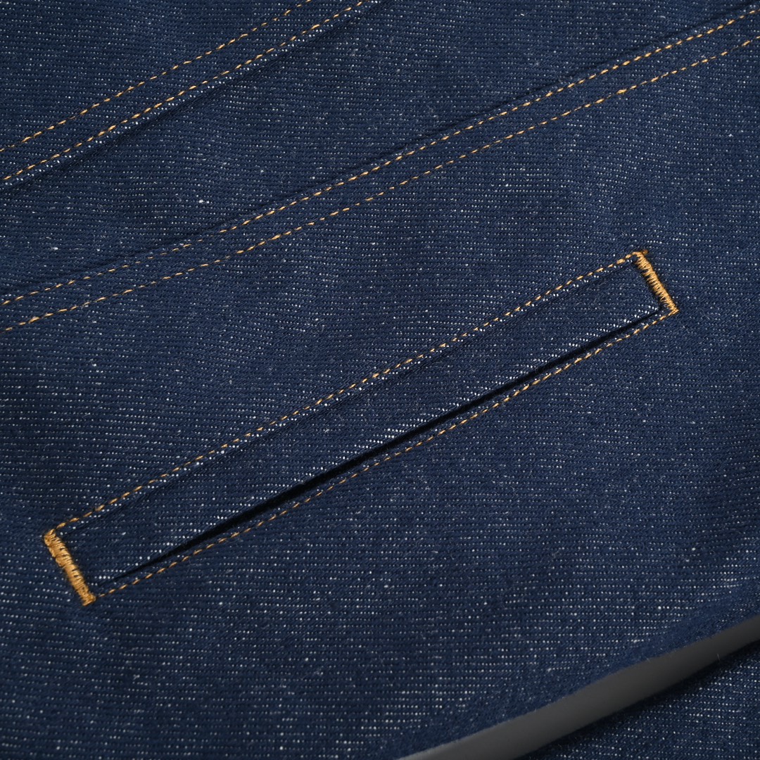 Gucci 24Fw embossed logo denim jacket