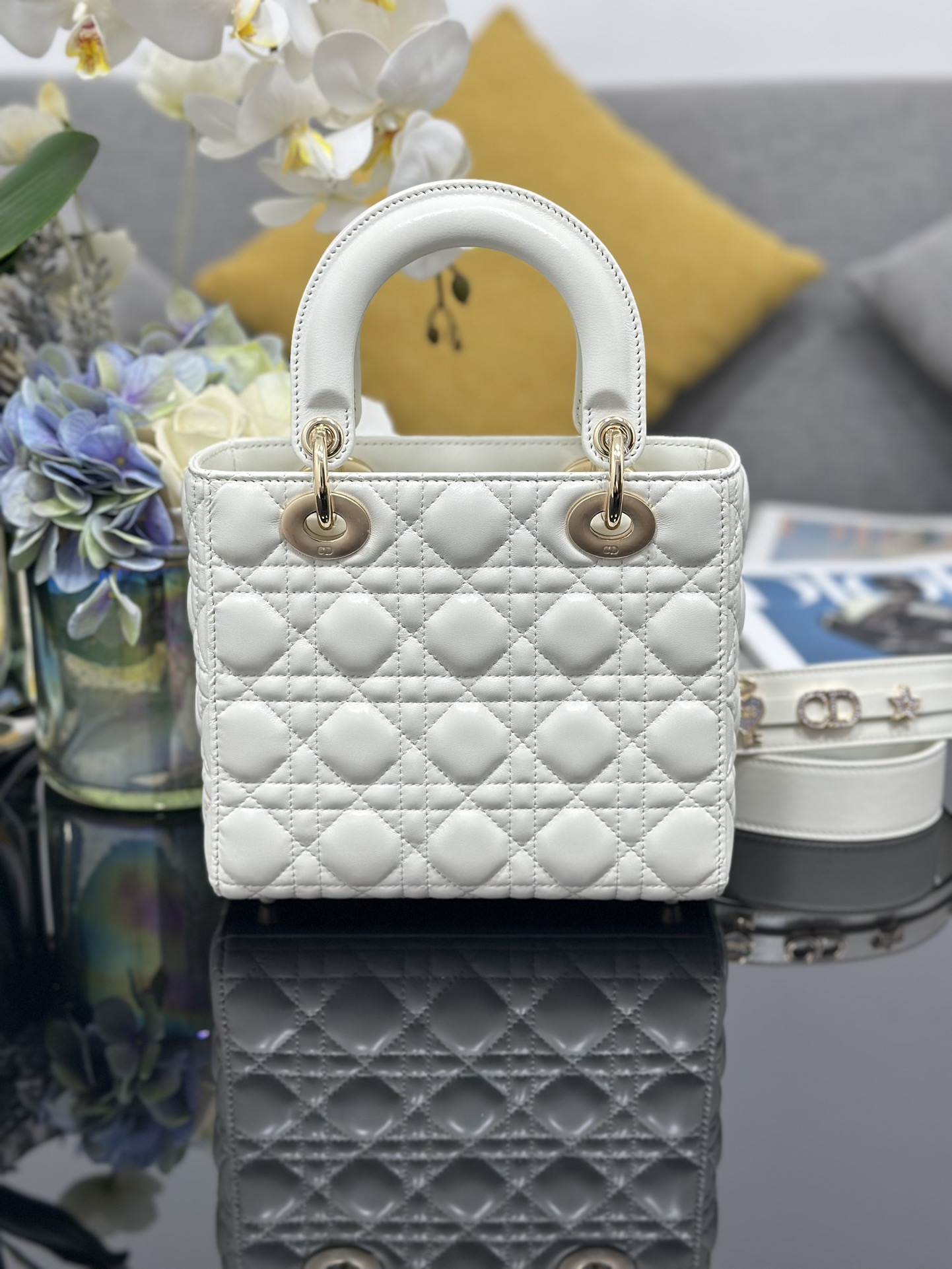 Dior Lady Four-grid Lambskin Pearl Button Lady Bag M0538