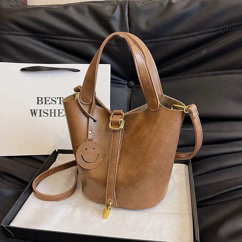 🔥TOP 1 BEST-SELLING BAG - Large Capacity Cowhide Bucket Bag