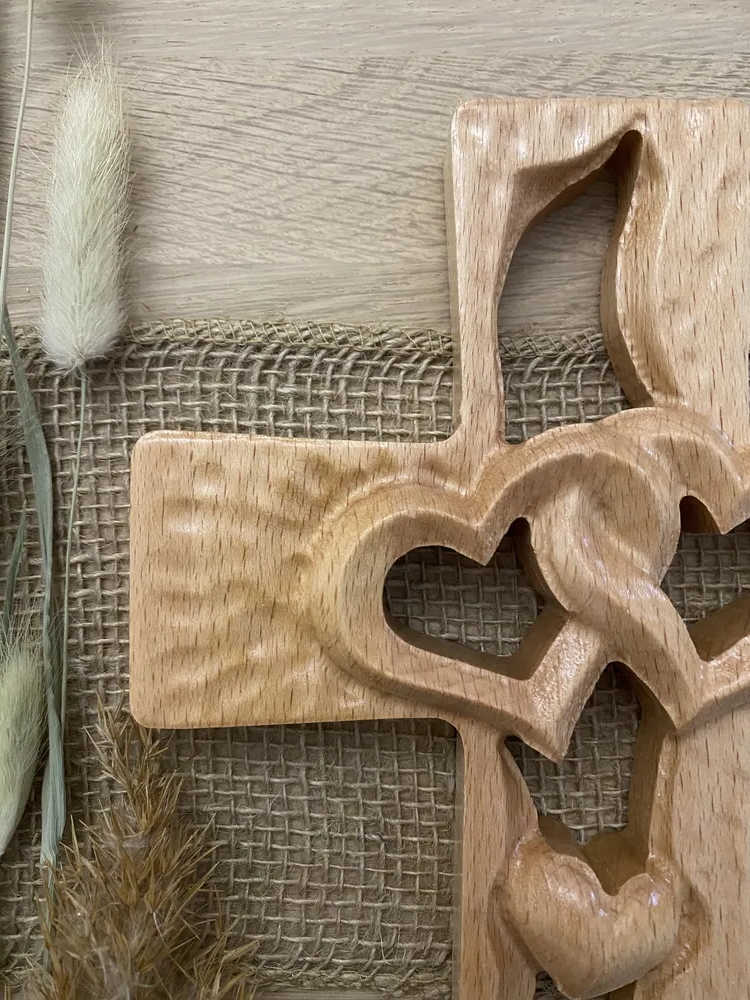 💞Carved wooden cross - intertwined hearts  - Carved from natural wood