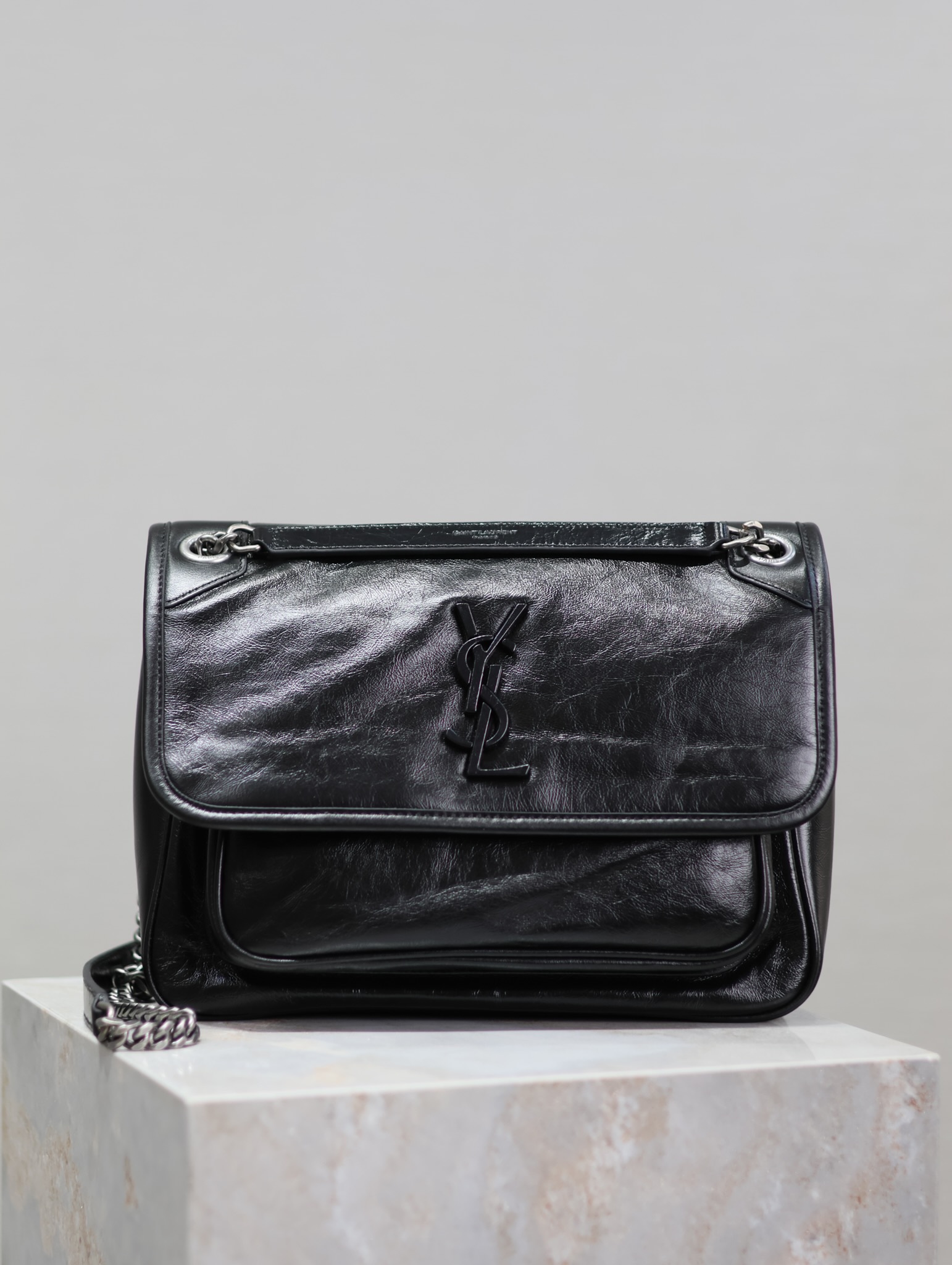 Yves Saint Laurent black waxed leather chain bag 633158
