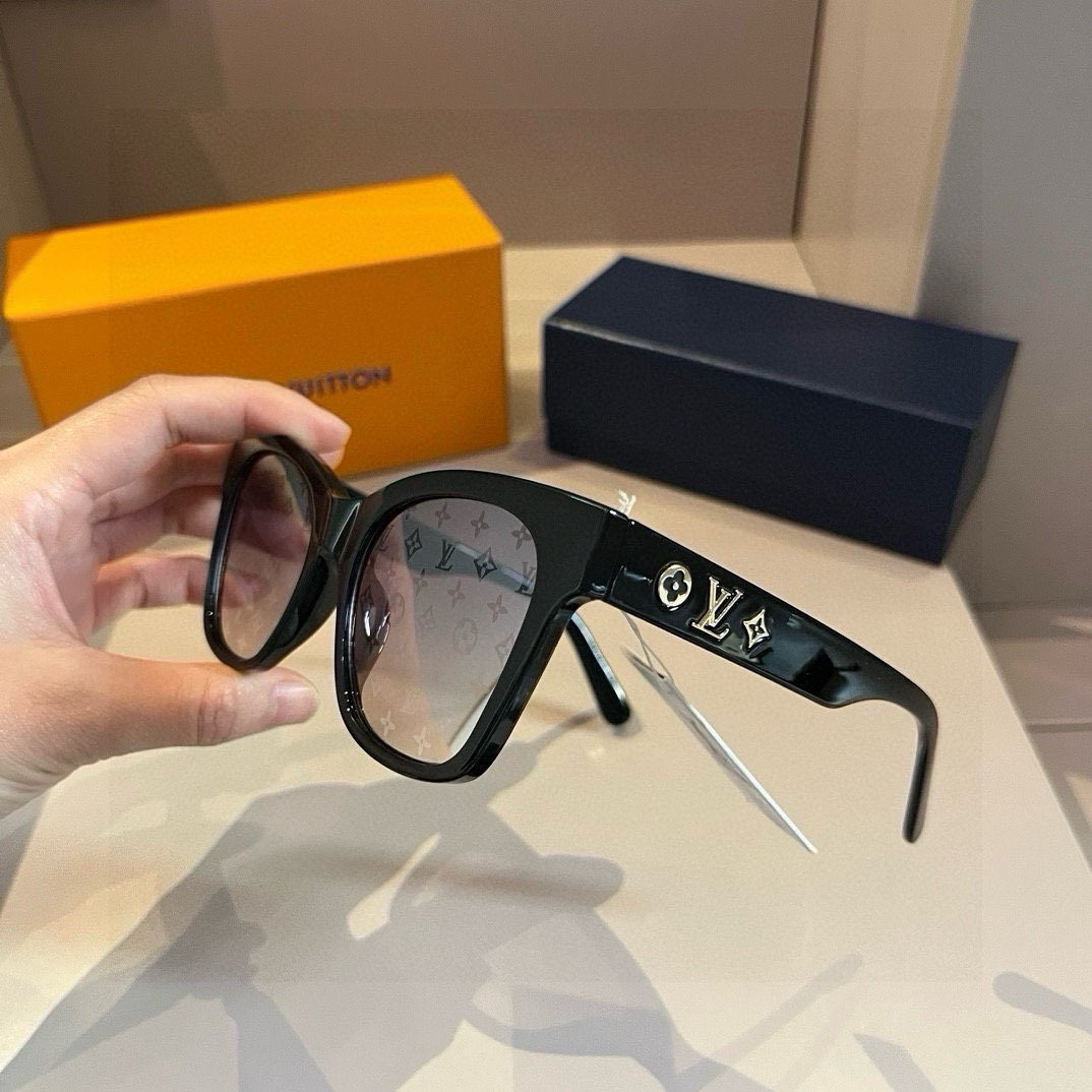 Louis Vuitton square-frame sunglasses