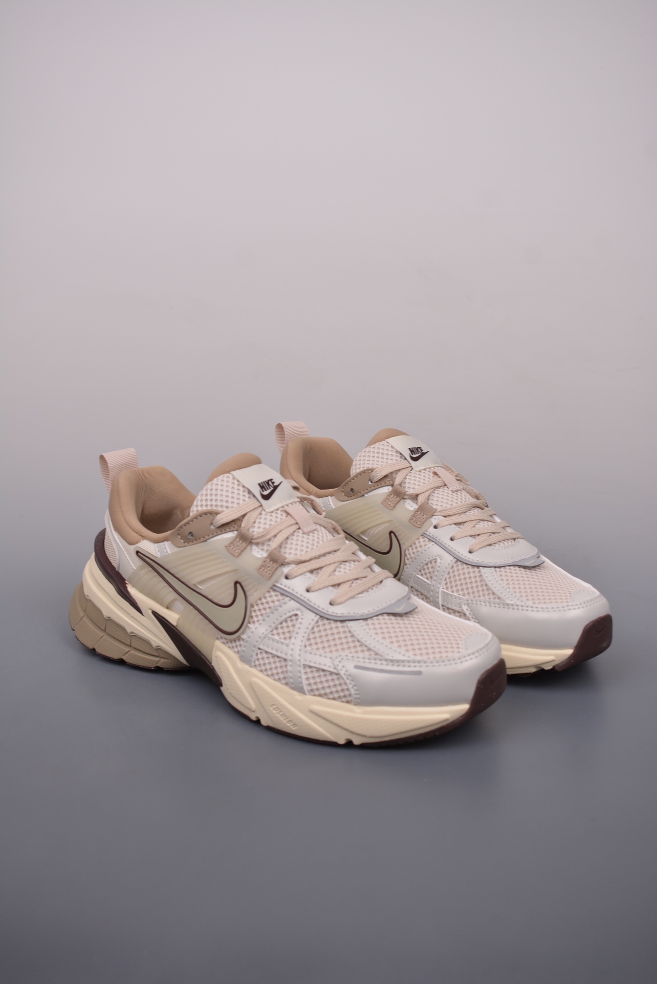 Nike Wmns V2K Runtekk Low Sail Tan Brown FD0736-103