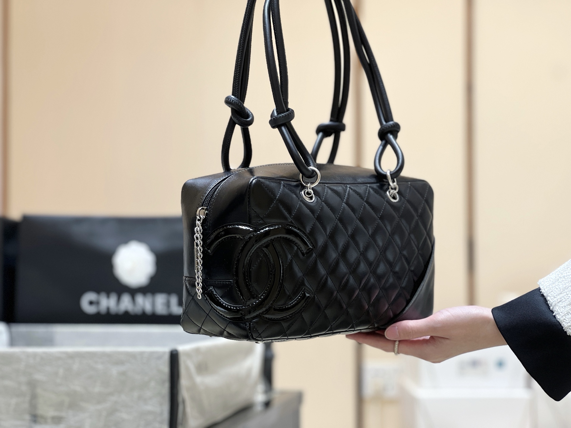 Chanel Used Kangpeng Large Pillow Bag A25171