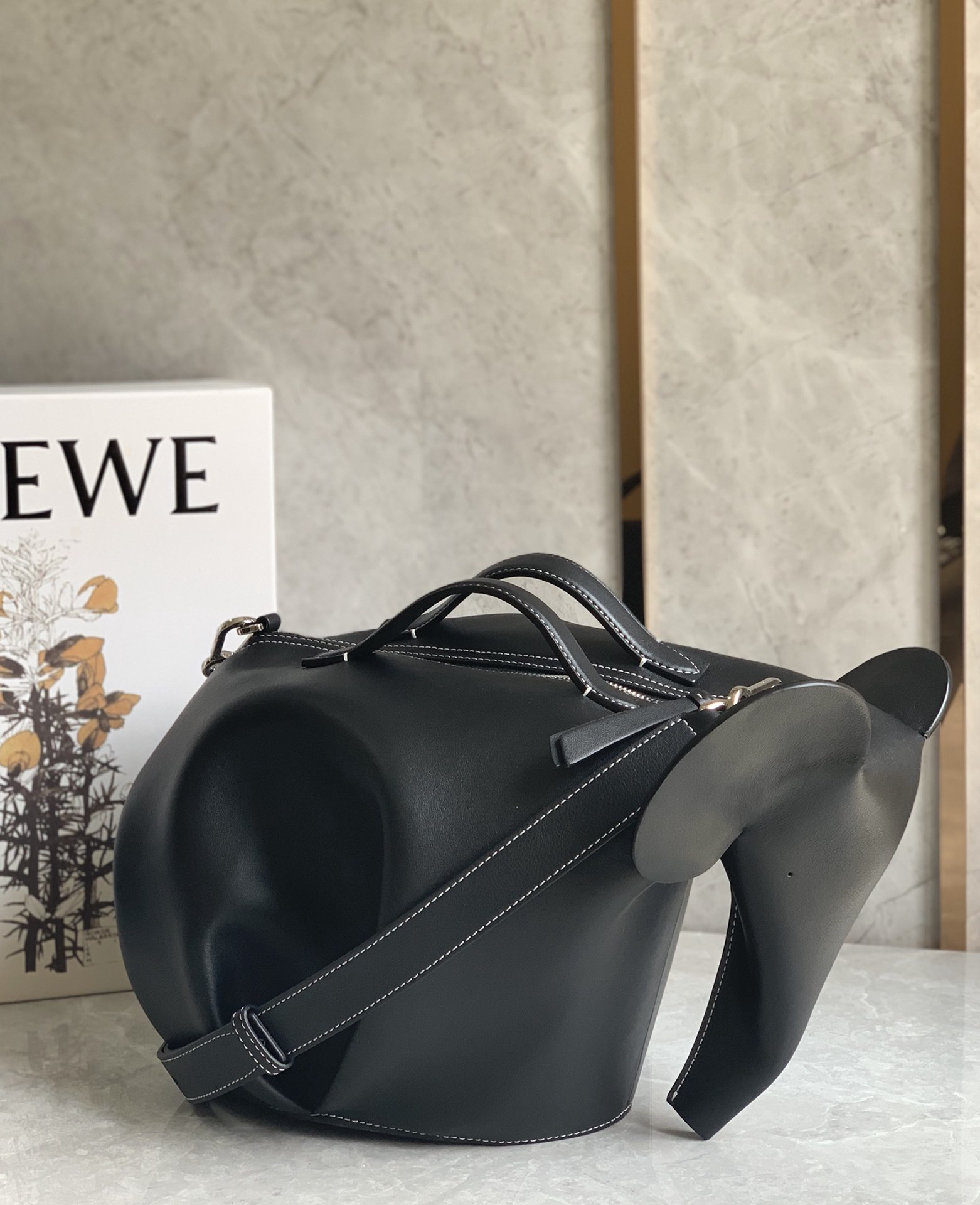 Loewe Large Elephant Bag 0537